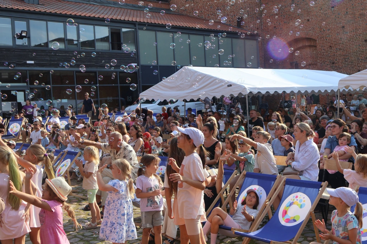 Festiwal teatrów przeniesiony z zamku do Parku Kultury Młyn